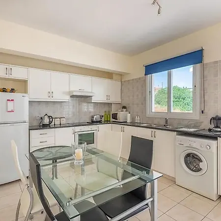 Village Apartment *